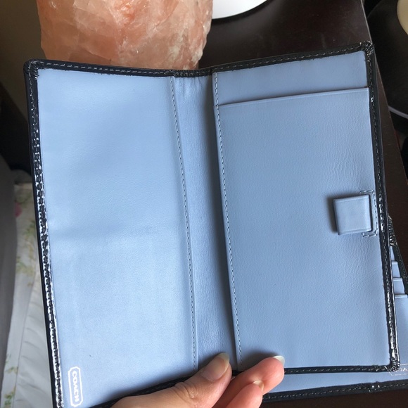 Coach Patent leather wallet with check book navy blue - Picture 6 of 14